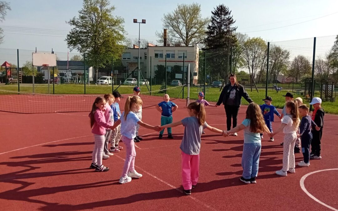 Zanurzeni w języku sąsiada – rozmowa o immersji językowej w przedszkolu